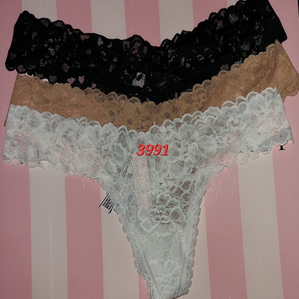 Victoria secret Lace Thong set size Medium NWT